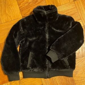 Fluffy short faux fur coat